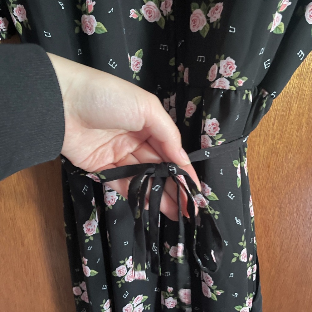 Hot Topic floral midi dress - Picture 7 of 9